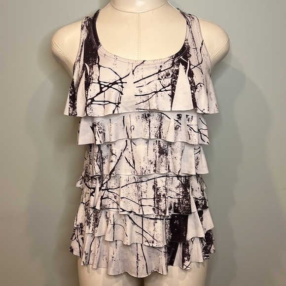 Ruffled Women’s Tank Top from Forever 21 - Picture 2 of 13